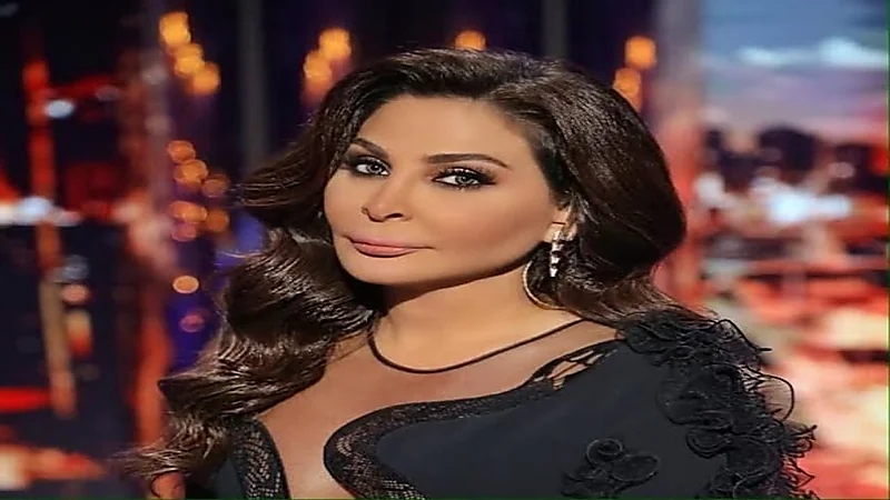 سر بروز بطن إليسا خلال حفلها الغنائي بجدة 