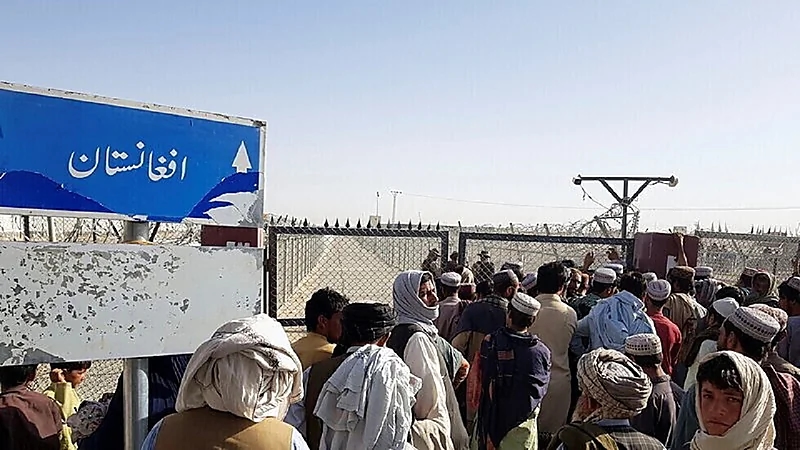 أفغانيات يتزوجن في مطار كابول قبل فرارهن من طالبان
