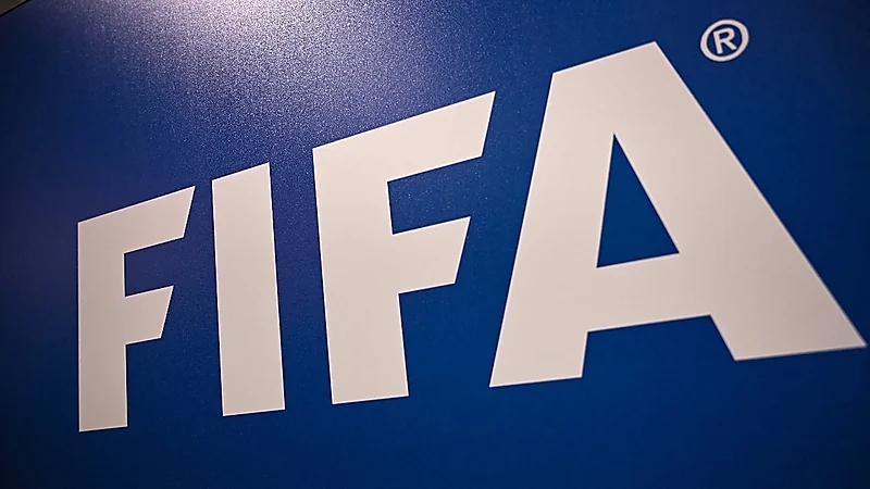 الفيفا يوقف 11 ناديًا سعوديًا