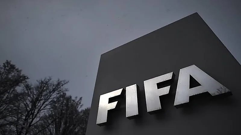 "فيفا" يتلقى اتهامات بتعريض صحة اللاعبين للخطر