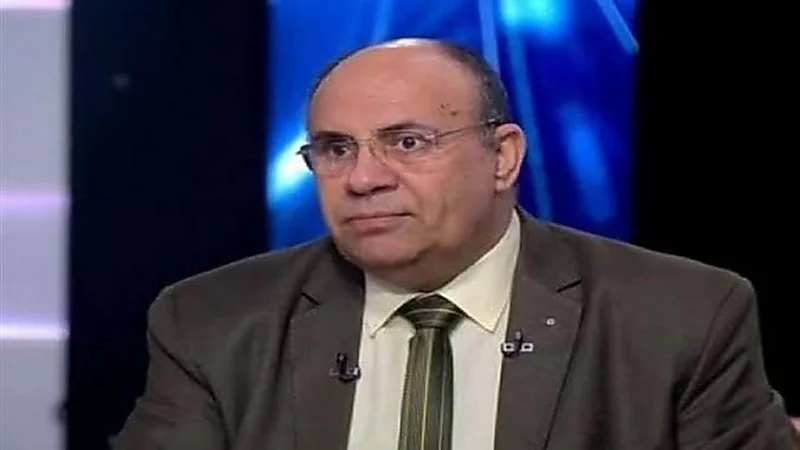 انقلاب واحتراق سيارة على طريق الحزام بأبها
