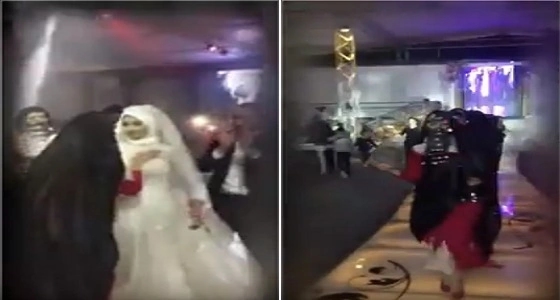 بالفيديو.. صديقات عروس يفاجئنها بزفة " ريا وسكينة "