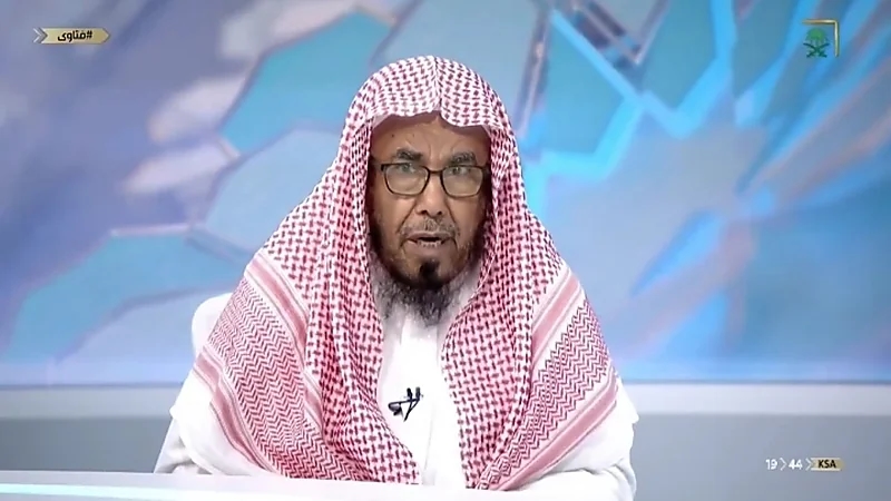 "المطلق" يوضح حكم منع الأخت المتزوجة من الظهور بدون حجاب