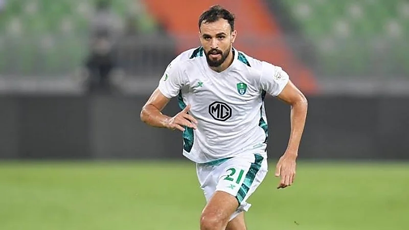بالفيديو.. رئيس الزمالك السابق: النقاز كان معارًا للأهلي السعودي وليس لاعبًا حرًا