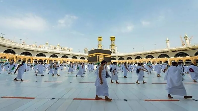 أشياء يجب على الحجاج فعلها لتجنب التسمم الغذائي والإجهاد الحراري