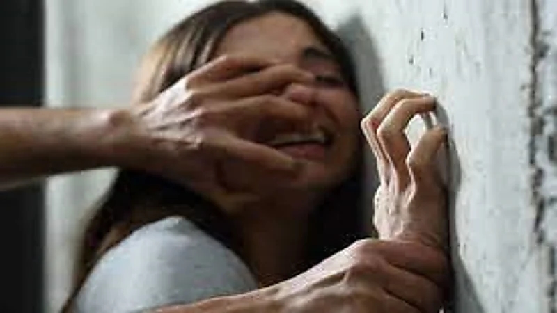 القبض على 3 شبان لاغتصابهم مراهقة وتعذيبها حتى الموت