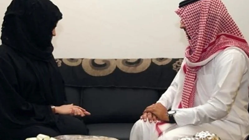 مستشار أسري ينهي الزوجة عن إدانة زوجها في الحديث