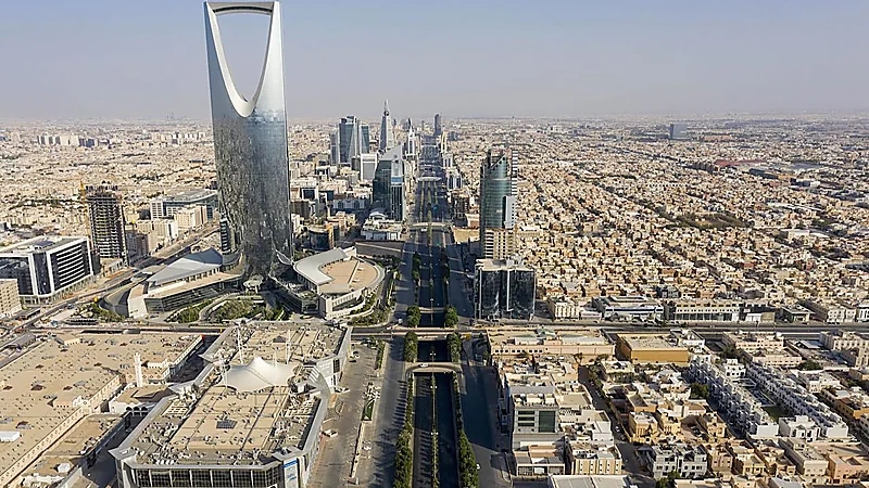 "فيتش" ترفع التصنيف الائتماني للمملكة إلى +A
