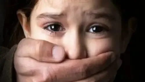 ذئب بشري يغتصب طفلة وتحمل منه سفاحاً