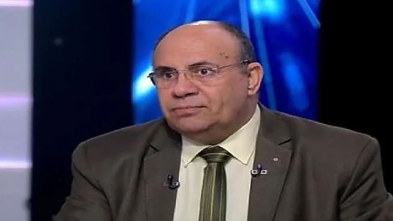 مبروك عطية لرجل متزوج: خلي مراتك تقعد زي شوال البطاطس