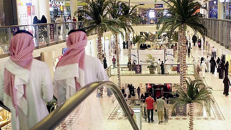 بالفيديو.. أبرز تفاصيل الآلية الجديدة لدخول المتسوقين المراكز التجارية