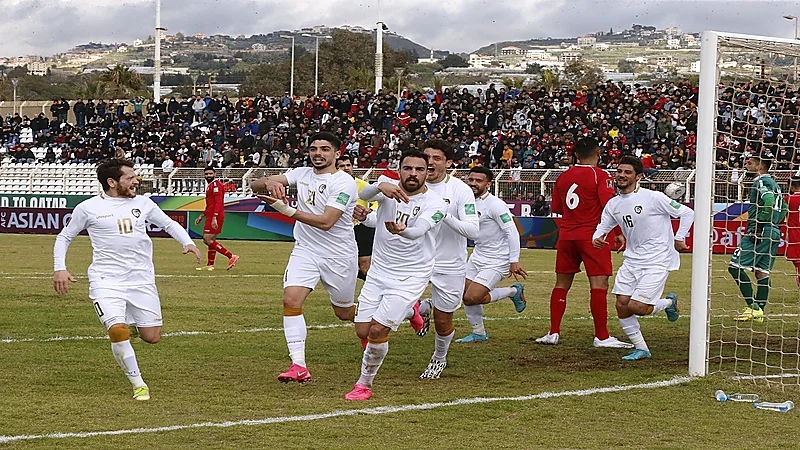 بالفيديو.. المنتخب السوري يتجاوز نظيره اللبناني والجماهير تتشاجر