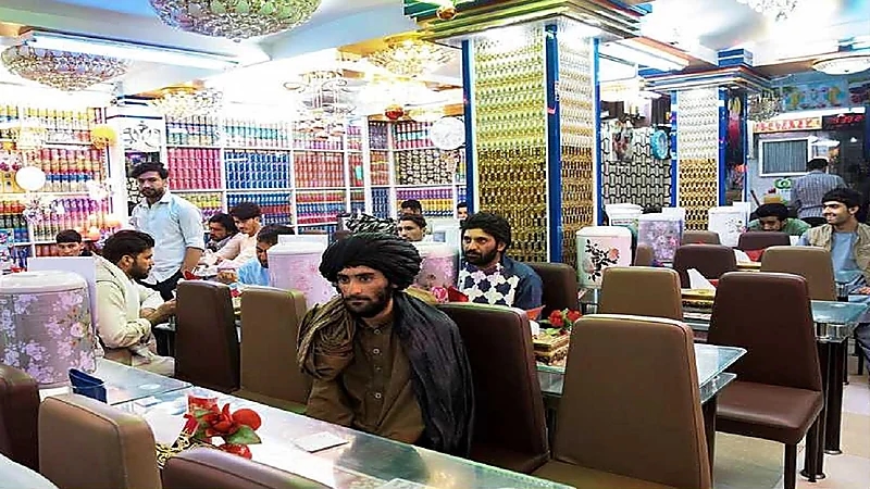 بأمر "طالبان" المطاعم المفتوحة للرجال فقط في هيرات