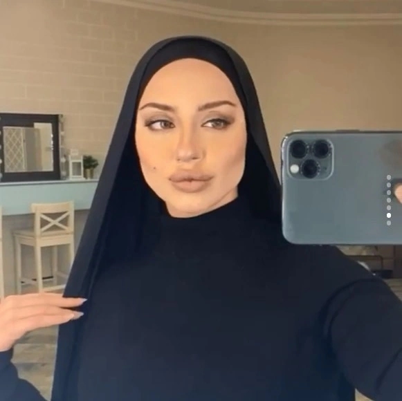 بالفيديو.. حوثي يخطب الجمعة بالقوة.. والمصلون: اخرج من الجامع