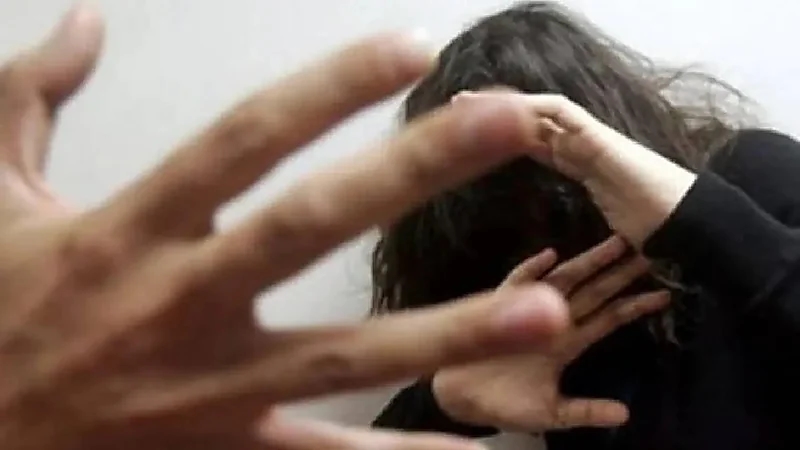 القبض على رجل خطط مع آخر لاغتصاب ممرضة