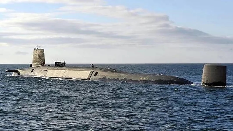 فضيحة في غواصة نووية في بريطانيا