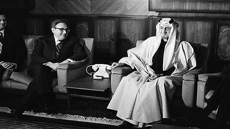 فيديو نادر للملك فيصل قبل وفاته بـ6 أيام