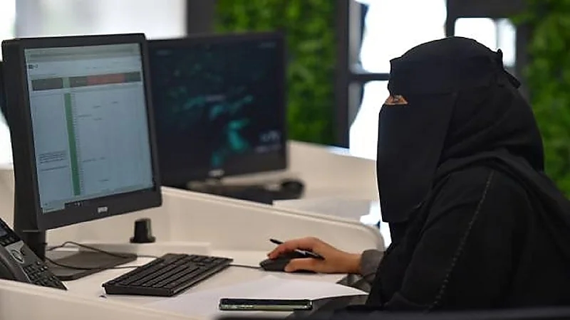 أستاذ جامعي: مشاركة المرأة في الاقتصاد من أسباب تراجع نسب البطالة..فيديو