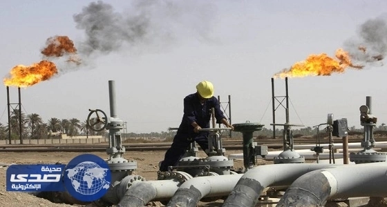 النفط يعوض بعض خسائره والسوق يظل تحت ضغوط