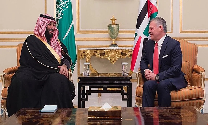 ولي العهد يُجري اتصالاً هاتفياً بملك الأردن