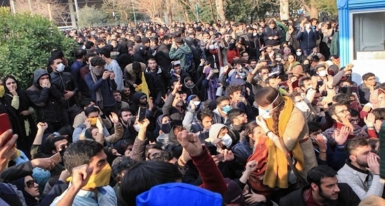 رغم القمع.. انضمام عمال جدد في إضراب مشروع " بارس جنوبي " بإيران