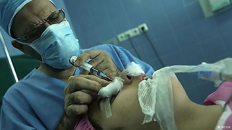 بالفيديو.. استشاري: طلبات النساء شبه مستحيله في التجميل
