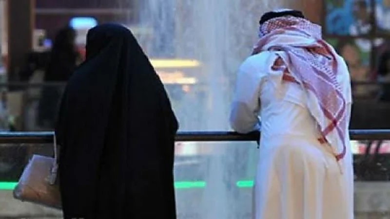 زوجة تقاضي زوجها بسبب عضها عند كل خلاف.. والقاضي يفحمه برد غير متوقع