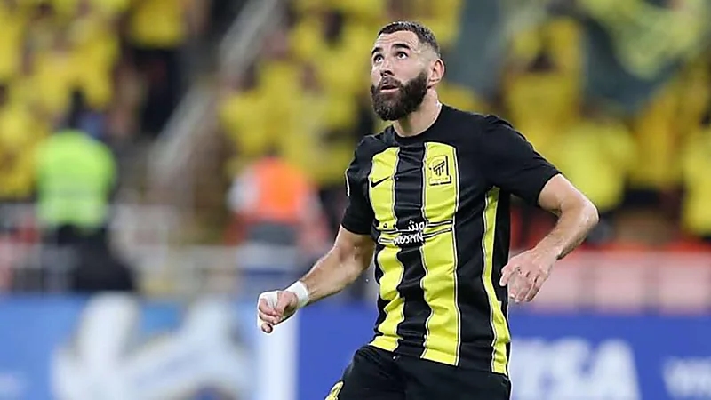 بنزيما خارج حسابات الجهاز الفني لمواجهة الهلال