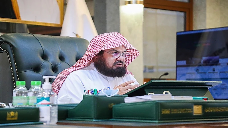 الشيخ "السديس " يعلق على واقعة المخالف الذي ردد شعارات مؤيدة لداعش بالحرم المكي