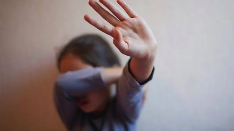 عامل بمدرسة يهتك عرض 5 طالبات في دورة المياه