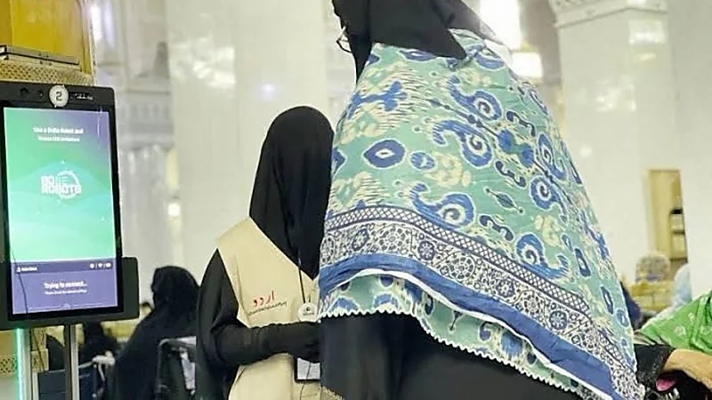 روبوت ذكي للإفتاء في مصليات النساء بالمسجد الحرام