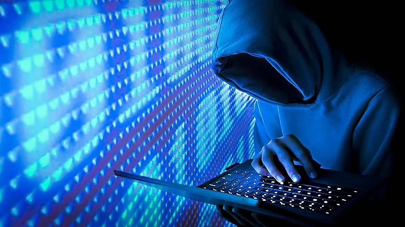النيابة العامة : السجن والغرامة لكل من عبث في منصات التعليم عن بُعد