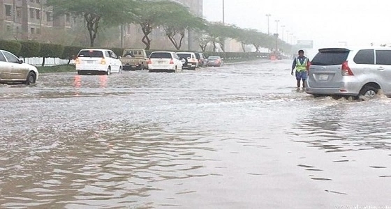 مكة: الدفاع المدني ينقذ 241 شخصا.. و " 911 " يؤكد: سجلنا 181 حالة تماس