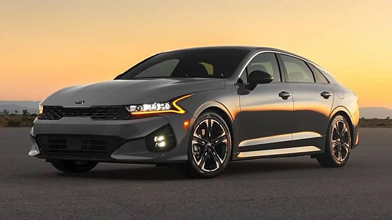 بالفيديو.. ميزات إضافية لسيارات كيا K5 لتنافس Camry الشهيرة