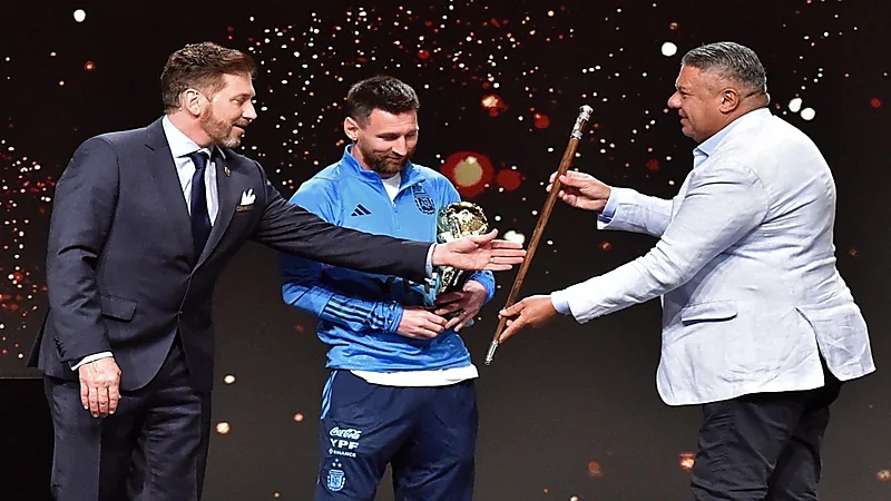 فيديو.. سر العصا التي كُرّم بها ليونيل ميسي