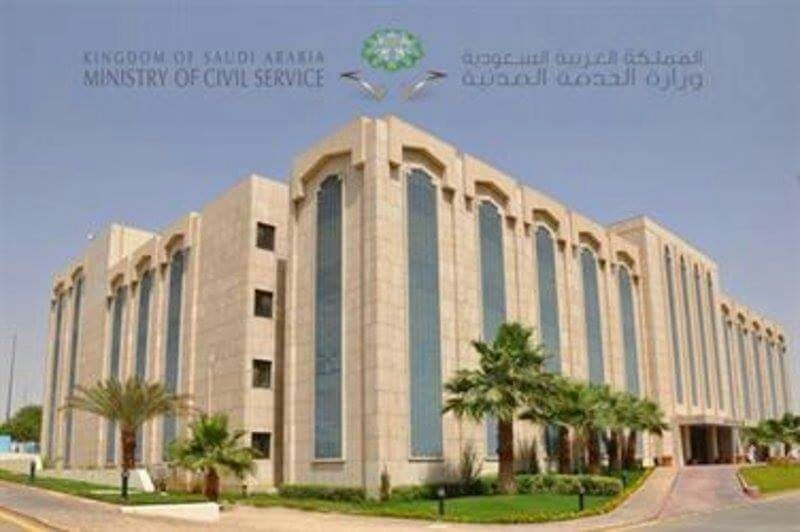 خطة الوظائف التعليمية تشعل غضب الخريجين العاطلين