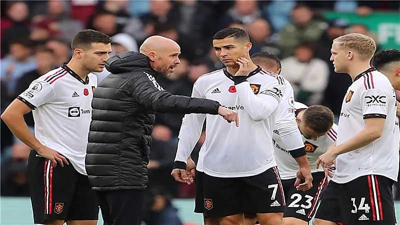 مدرب مانشيستر يحذر رونالدو ويقرر بيع ماغواير
