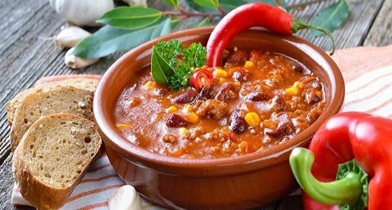 خبير تغذية يحذر من تناول الفول على السحور