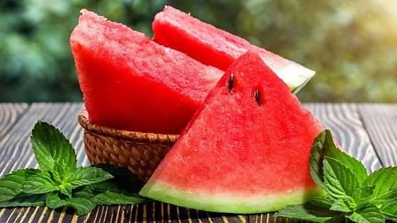 أمراض تمنع المصاب بها من تناول البطيخ