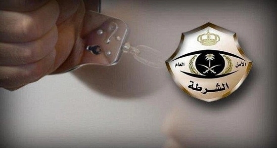 الإطاحة بـ 6 أشخاص سرقوا عطور ومكيفات مدرسة في الجوف