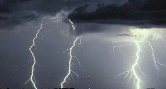 إنذارات بوجود سحب رعدية في 4 مناطق بالمملكة