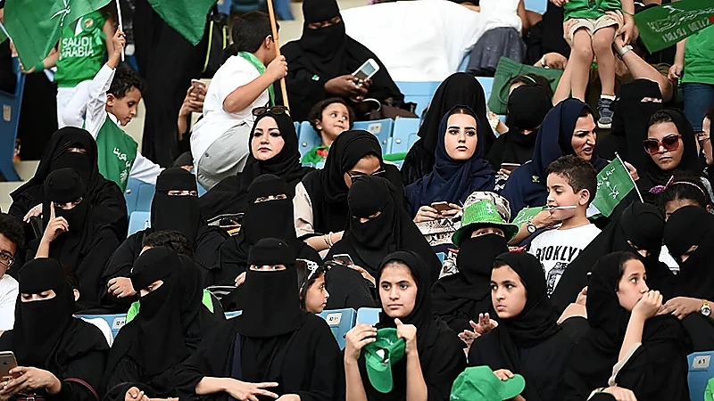 بالفيديو.. ملاعب جدة تشهد نقلة نوعية في كرة القدم النسائية