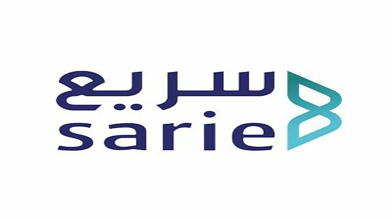 شاهد : شاب بإحدى قرى أضم ينثر موهبته على صخور قريته