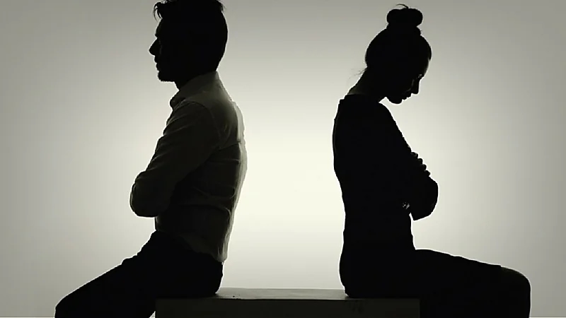 سيدة تكتشف تطليقها بالصدفة أثناء تجديد الهوية
