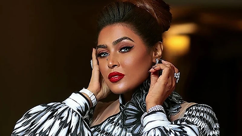 بالفيديو.. الفنانة وعد ترتدي الحجاب وتتحول إلى "سلوى المطيري"