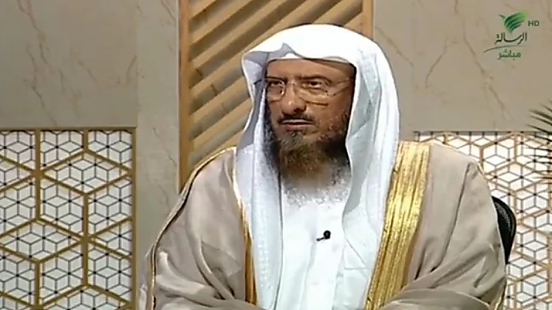 "الماجد" يوضح هل يجوز للابنة أن تتجنب أهلها لأنهم يفرقون بينها وبين أخواتها (فيديو)