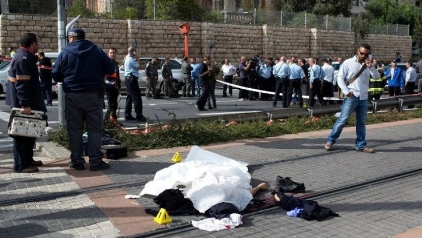 عضو بالكنيست الإسرائيلي يصف الجنود بـ  " الحريم "  أثناء الهروب في حادث القدس