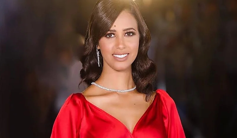رنا سماحة تفاجئ جمهورها بإطلالة شتوية برفقة زوجها