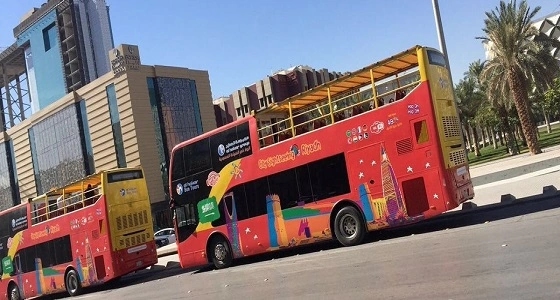 وقف مشروع " الباص السياحي " في جدة توقفه لعدم نجاح التجربة