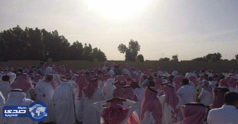 أهالي الشرقية يؤدوون صلاة الميت على شهيد الواجب «  الحربي  »